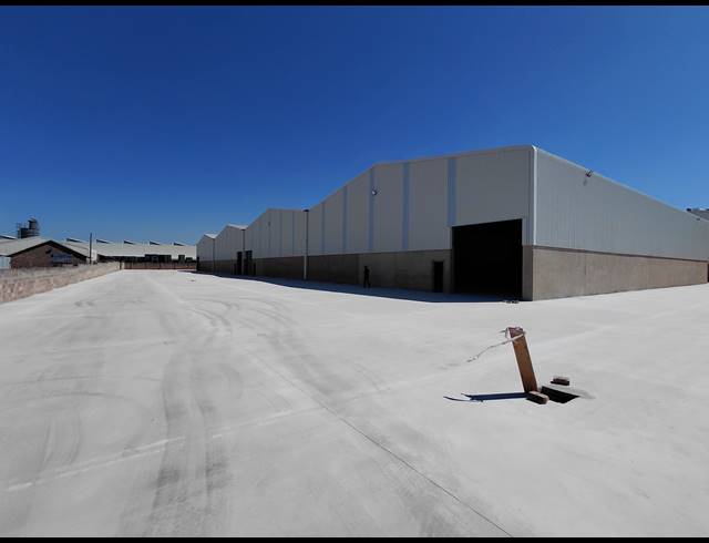 1,050M² WAREHOUSE TO LET IN CLAYVILLE